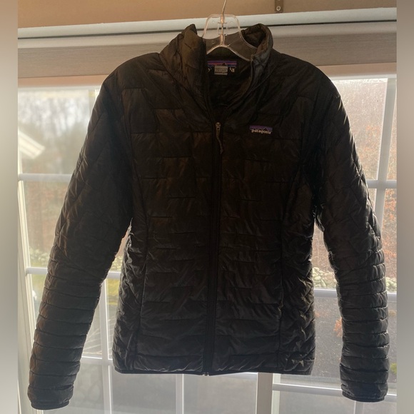 Patagonia Women's Black Quilted Jacket - Picture 4 of 5